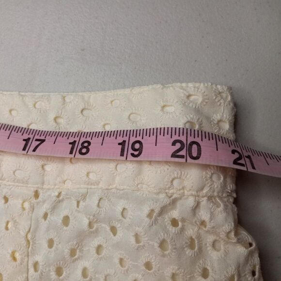 EVRI Cream colored Eyelet Skirt - Picture 2 of 6